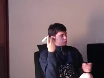 Chaturbate Nude Webcam of harry_brown2324