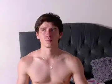 Chaturbate Live Sex Cam of harry_brown2324