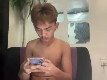 Chaturbate Live Sex of p1noytwink_mier