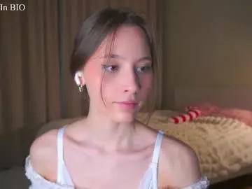 Chaturbate Adult Video Chat of falinecrosthwaite