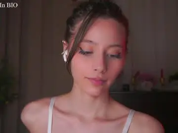 Chaturbate Live Sex Cam of falinecrosthwaite