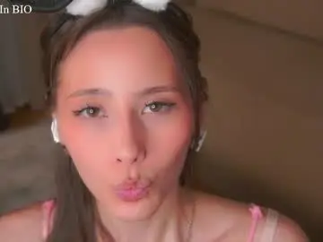 Chaturbate Live Sex Cam of falinecrosthwaite