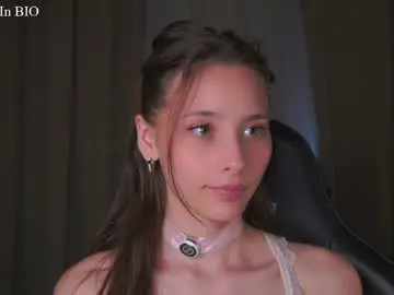 Chaturbate Nude Webcam of falinecrosthwaite