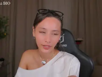 Chaturbate Live Sex Cam of falinecrosthwaite