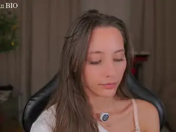 Chaturbate Nude Webcam of falinecrosthwaite