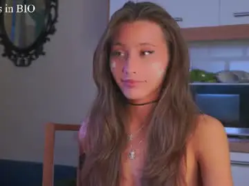 Chaturbate Adult Video Chat of falinecrosthwaite