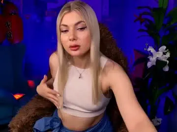 Chaturbate Watch Live Sex Cams of hyileyclark