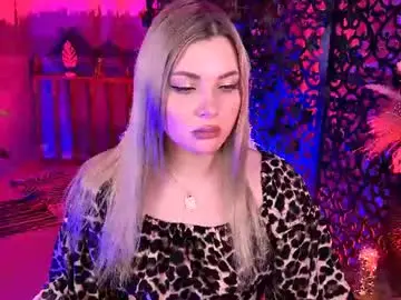 Chaturbate Watch Live Sex Cams of hyileyclark
