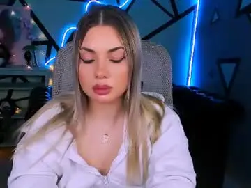 Chaturbate Watch Live Sex Cams of hyileyclark