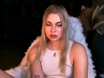 Chaturbate Sex Cam of hyileyclark