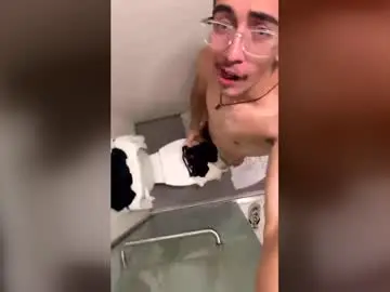 Chaturbate Live Sex Cam of jjmendez_03
