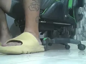 Chaturbate Best live sex cam show of srfindomfeet_