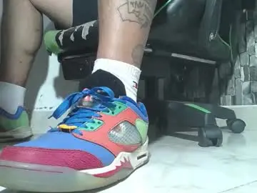 Chaturbate Free Porn Cam of srfindomfeet_