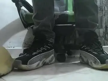 Chaturbate Sex Cam of srfindomfeet_