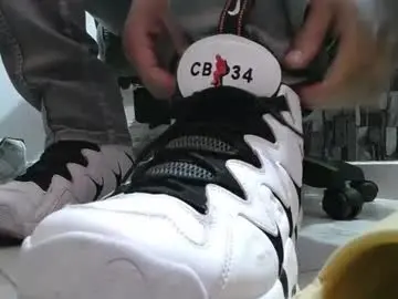 Chaturbate Best live sex cam show of srfindomfeet_