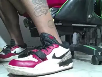 Chaturbate Best live sex cam show of srfindomfeet_