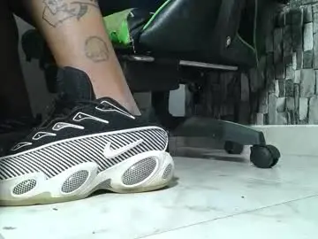 Chaturbate Adult Video Chat of srfindomfeet_