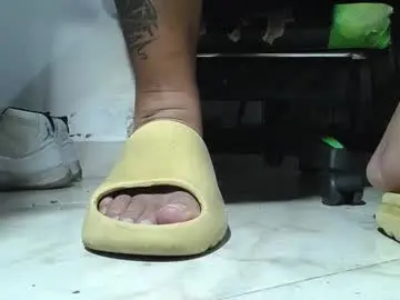 Chaturbate Live Sex of srfindomfeet_