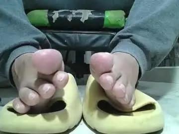 Chaturbate Private Sex Chat of srfindomfeet_