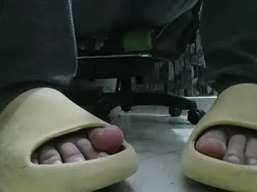 Chaturbate Free Porn Cam of srfindomfeet_