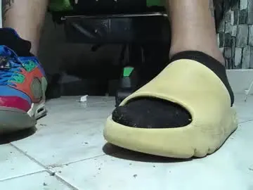 Chaturbate Best live sex cam show of srfindomfeet_