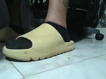 Chaturbate Best live sex cam show of srfindomfeet_