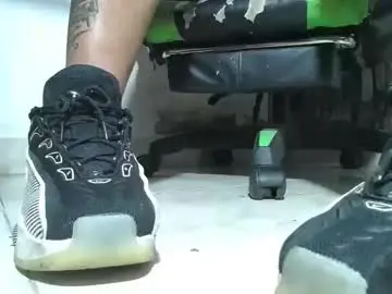 Chaturbate Nude Webcam of srfindomfeet_