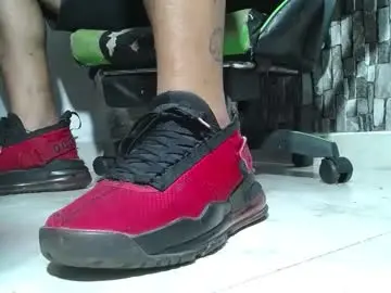 Chaturbate Live Sex of srfindomfeet_