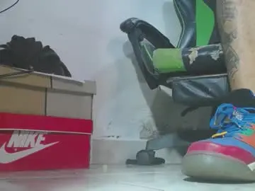 Chaturbate Live Porn of srfindomfeet_