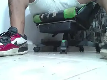 Chaturbate Free Live Porn of srfindomfeet_