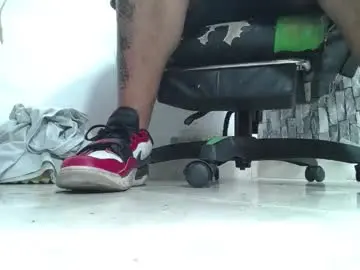 Chaturbate Live Sex Cam of srfindomfeet_