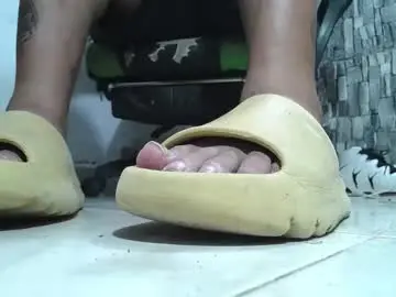 Chaturbate Best live sex cam show of srfindomfeet_