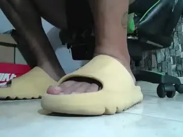 Chaturbate Adult Video Chat of srfindomfeet_