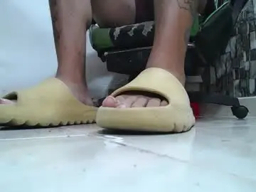 Chaturbate Live Sex Cam of srfindomfeet_