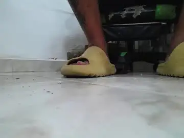 Chaturbate Free Porn Cam of srfindomfeet_