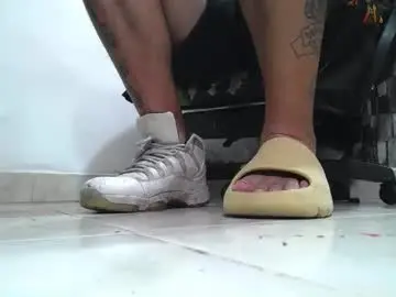 Chaturbate Free Porn Cam of srfindomfeet_