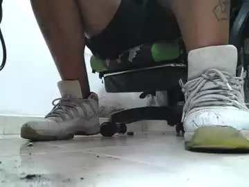 Chaturbate Live Sex of srfindomfeet_