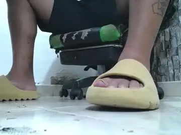 Chaturbate Nude Webcam of srfindomfeet_