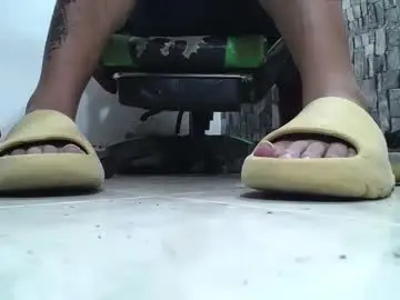 Chaturbate Live Porn of srfindomfeet_