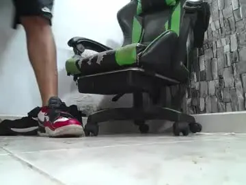 Chaturbate Live Sex of srfindomfeet_