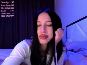 Chaturbate Live Sex Cam of delly_love