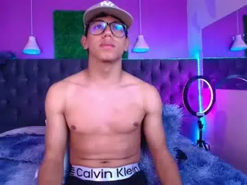 Chaturbate Free Live Porn of ryanpricee