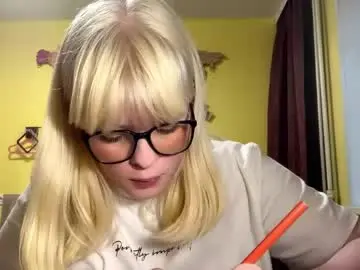Chaturbate Nude Webcam of addieflamer