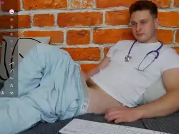 Chaturbate Live Sex Cam of charlie_smiley