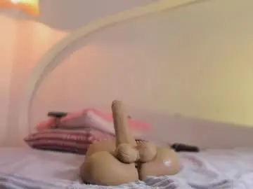 Chaturbate Live Porn of katiepeach_