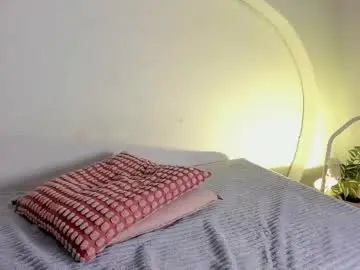 Chaturbate Live Sex Cam of katiepeach_