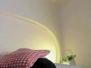 Chaturbate Nude Webcam of katiepeach_