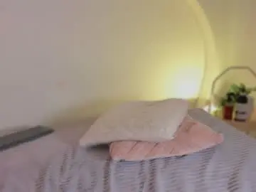 Chaturbate Watch Live Sex Cams of katiepeach_