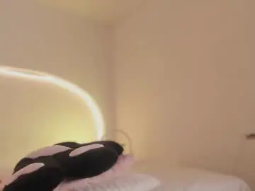 Chaturbate Live Sex Cam of katiepeach_