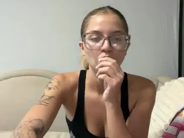 Chaturbate Live Sex Cam of monroexo